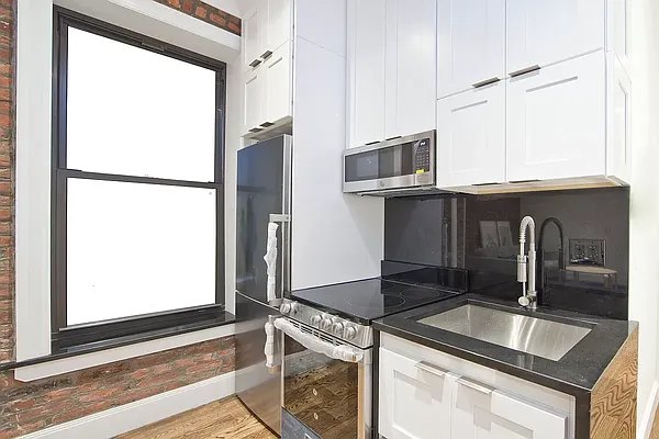 Rented by R New York | media 2