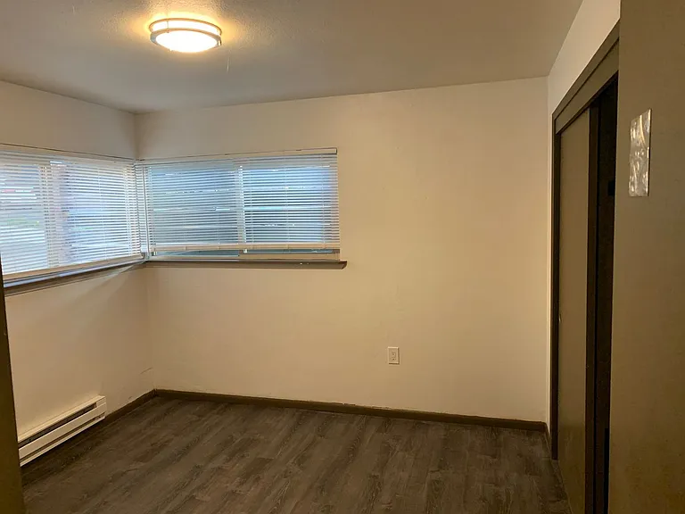 2350 Beacon Ave S — Photo 19