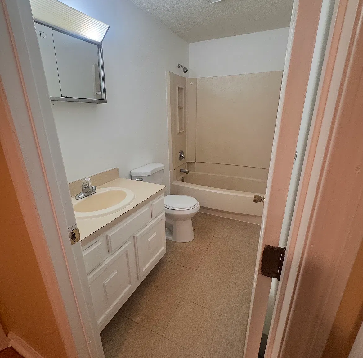 2 bed, 1.5 bath, $1,650 — Photo 2