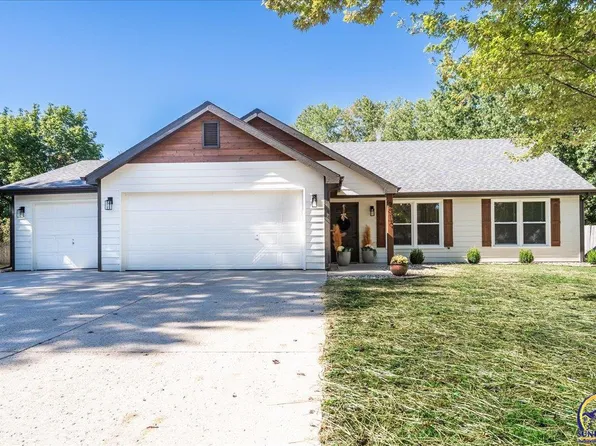 2817 Winterbrook Dr, Lawrence, KS 66047