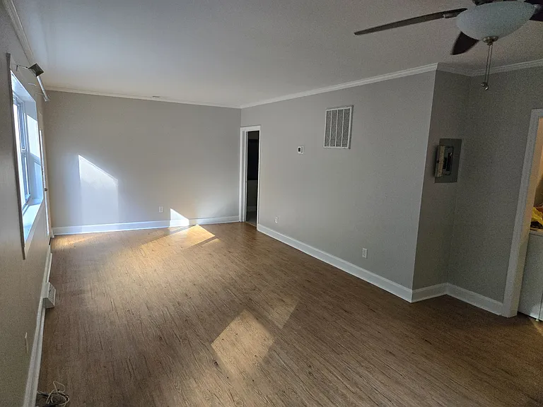 1106 Valley Park Dr — Photo 3