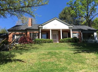 708 W Union St, Morganton, NC 28655