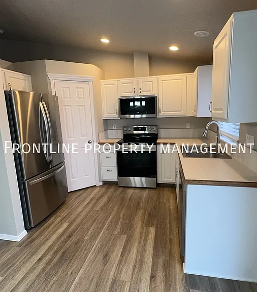 1307 Willow Creek Dr — Photo 6