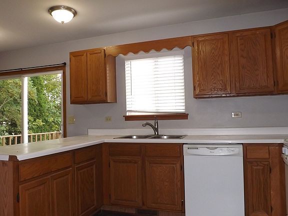 4th image of 2372 N Sunrise Dr