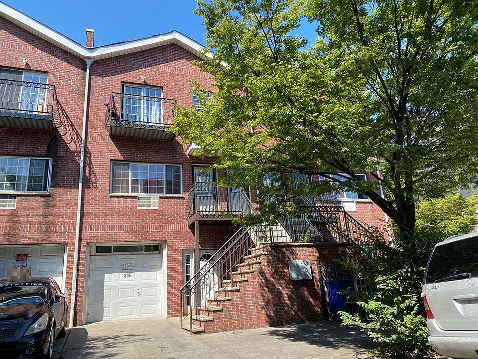 2nd image of 306 E 29th St