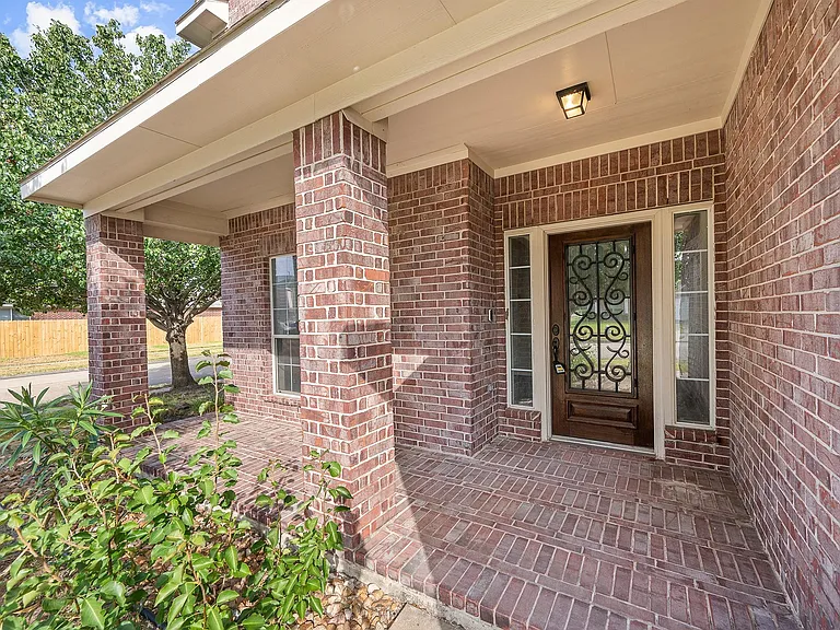 10003 Lynette Falls Dr — Photo 7