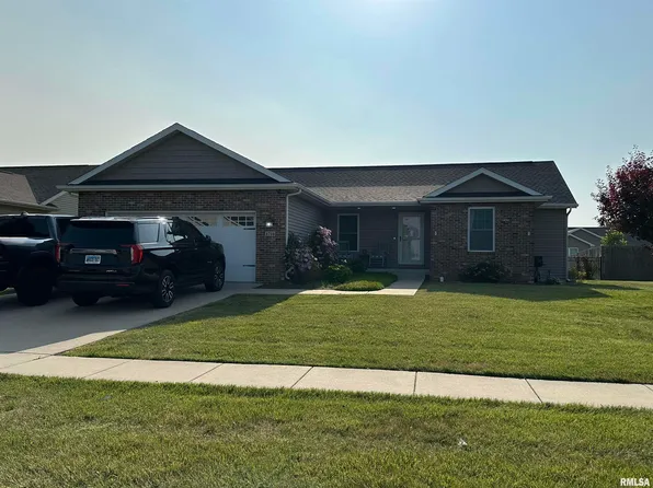 1716 Ptarmigan Dr, Chatham, IL 62629