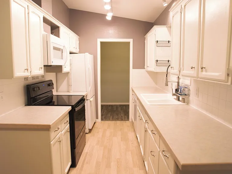 4829 Bryn Mawr Ct — Photo 1