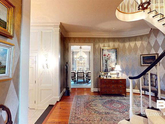 5th image of 130 Eaton Sq