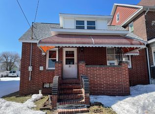 21 5th St, Kelayres, PA 18231