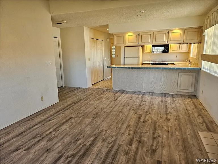 2022 Merrill Ln #5A — Photo 6