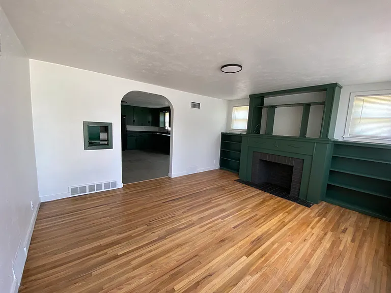 1527 W 11th Ave #A — Photo 1