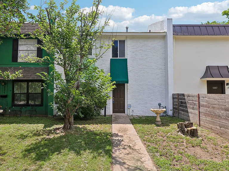 5809 Coventry Ln — Photo 3