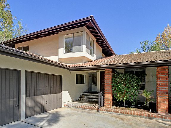 3rd image of 762 Valle Vista Dr