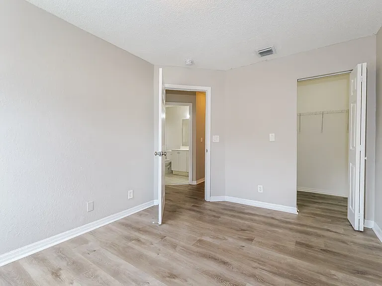 4124 Pine Hollow Cir — Photo 10