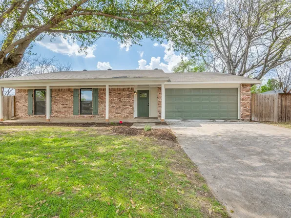 3001 Spring Grove Dr, Bedford, TX 76021