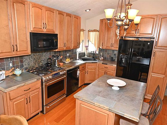 4th image of 1134 Theodora St