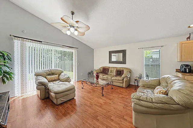 6244 Crickethollow Dr — Photo 2