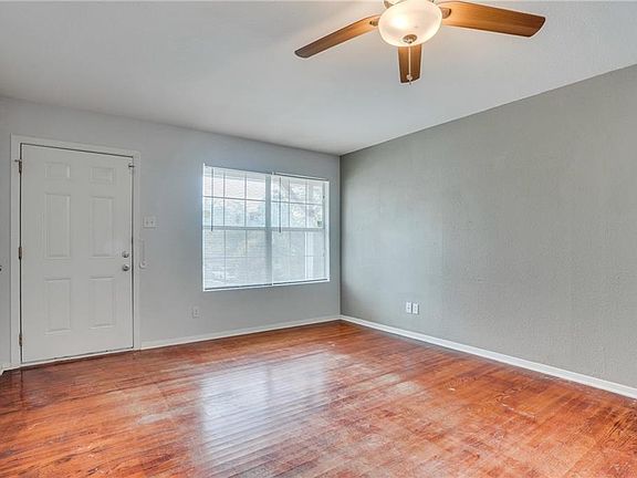 2nd image of 5220 Lovell Ave