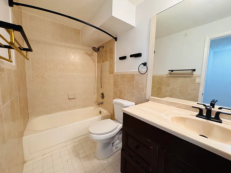 809 NE 199th St #105-7 — Photo 16