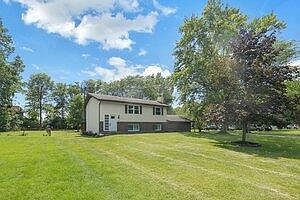 2nd image of 3601 Florian Dr