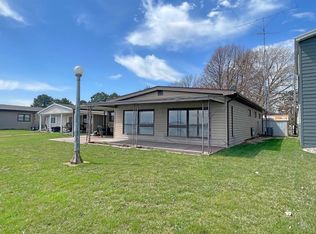 1 N Point Dr #13, Elwood, NE 68937