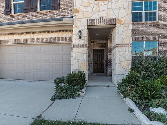 3rd image of 215 Hadley Ln