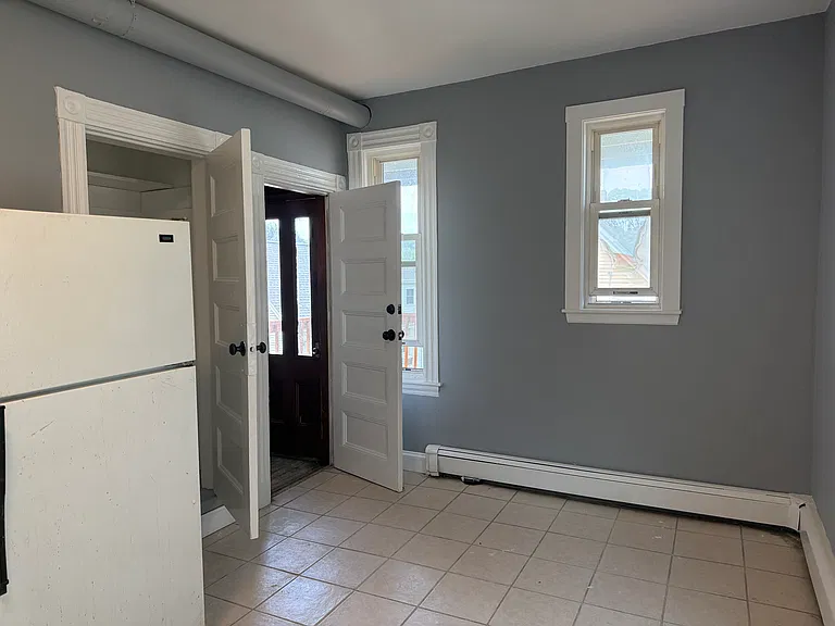 252 E Cottage St — Photo 10