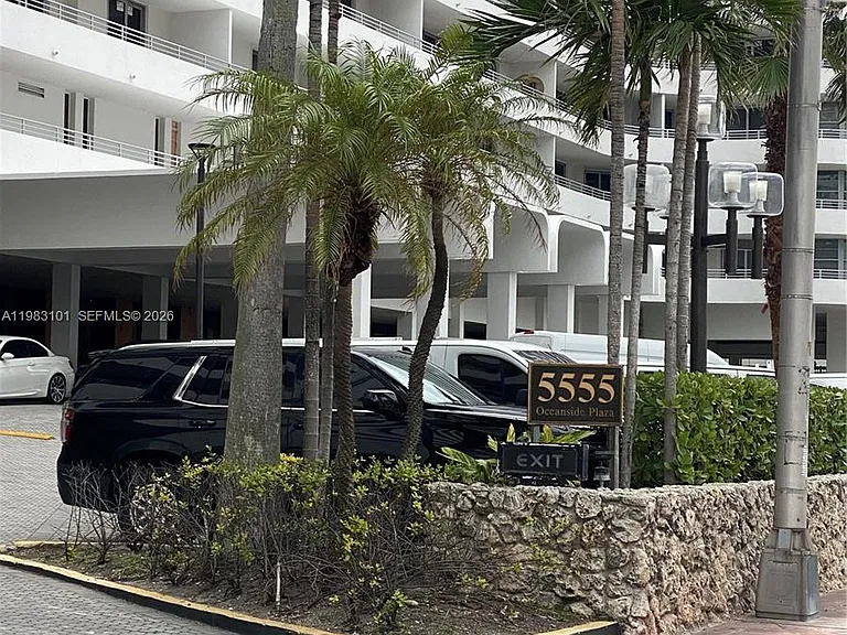 5555 Collins Ave #17A — Photo 4