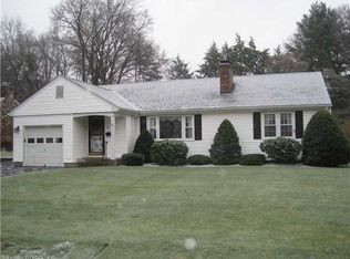 25 Braeburn Rd, West Hartford, CT 06107