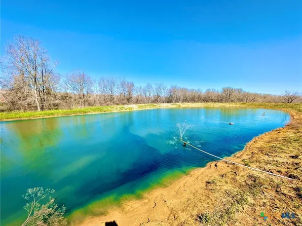 1118 County Road 447, Waelder, TX 78959