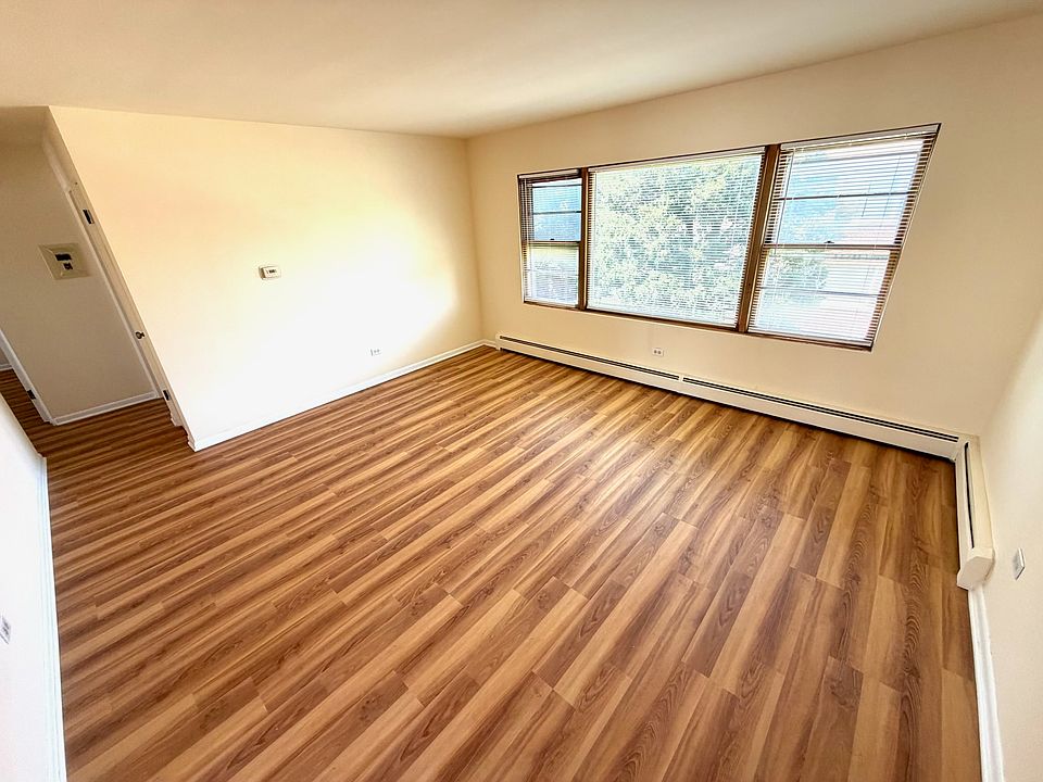 1st image of 606 N Wolf Rd APT 9