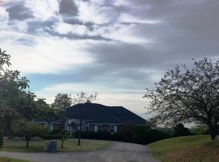 S58W23246 Marcelle Dr, WAUKESHA, WI 53189