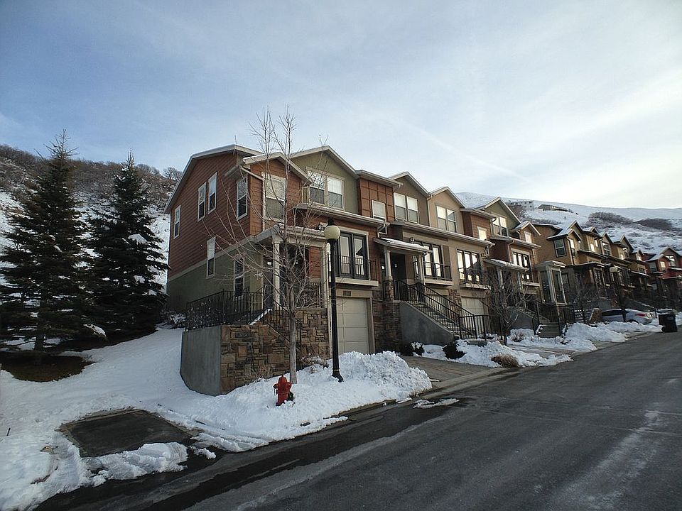 End unit, looking SW