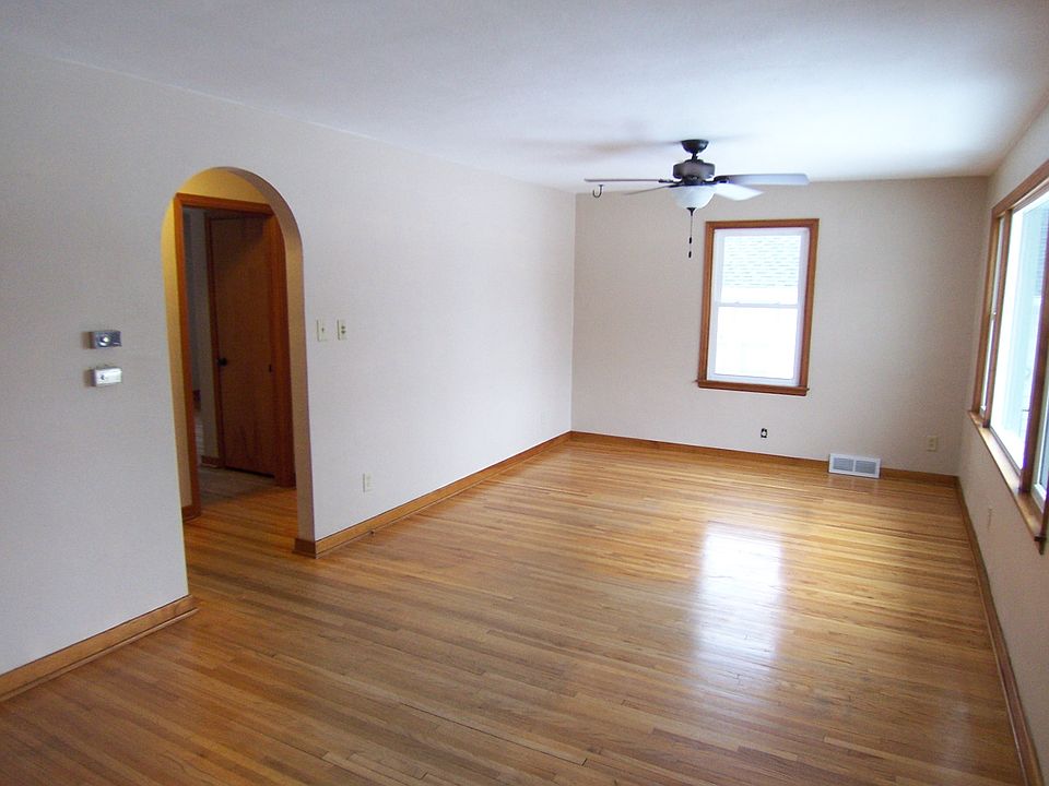 1st image of 3128 5th Ave