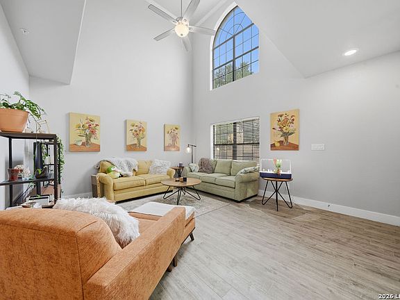 3rd image of 6160 eckhert #1302