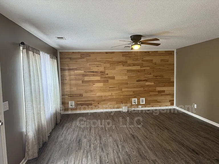 66 Sand Oak Ct — Photo 2