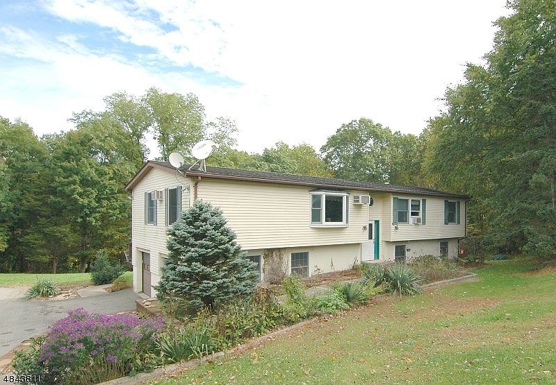 1st image of 19 Mango Dr