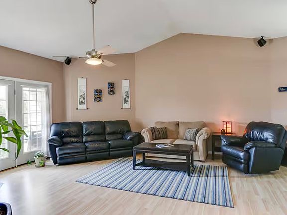 2nd image of 315 24th St APT 310