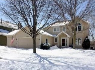 7136 Sunshine Dr, Eden Prairie, MN 55346