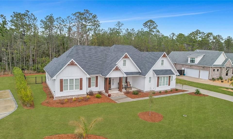 1st image of 304 Belmont Cir