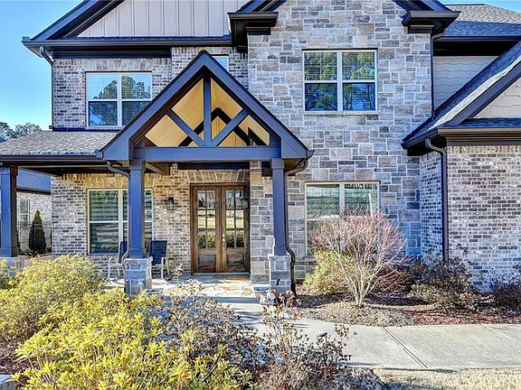 3rd image of 704 Rock Springs Rd