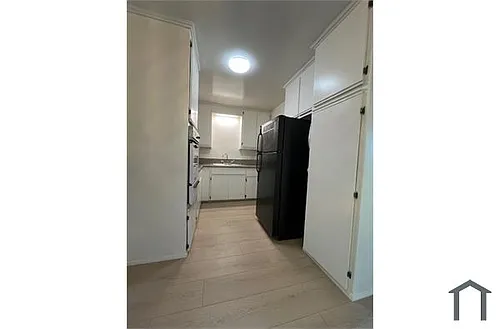 15045 Burbank Blvd #6 Photo 1