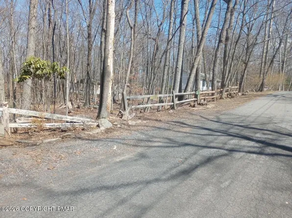 42 Tower Dr, East Stroudsburg, PA 18302
