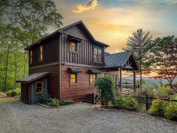 74 Hickory Holw, Mineral Bluff, GA 30559