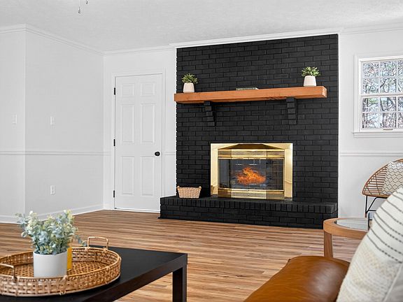 5th image of 800 Nelson Rd