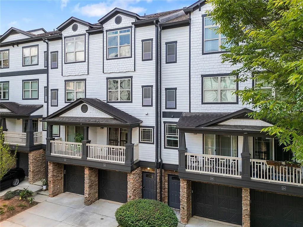 2 bed, 2.5 bath, 1239 sqft, $2,400 — Photo 2