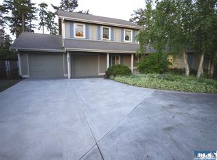 688 Oak View Pl, Sequim, WA 98382