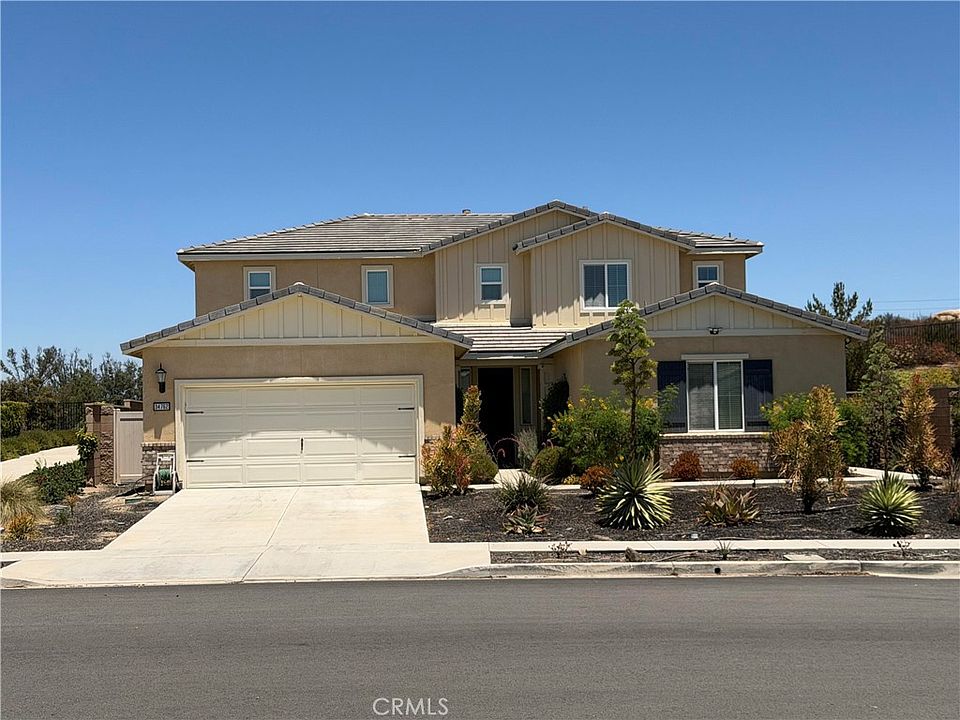 1st image of 34762 Kingsnake Ave