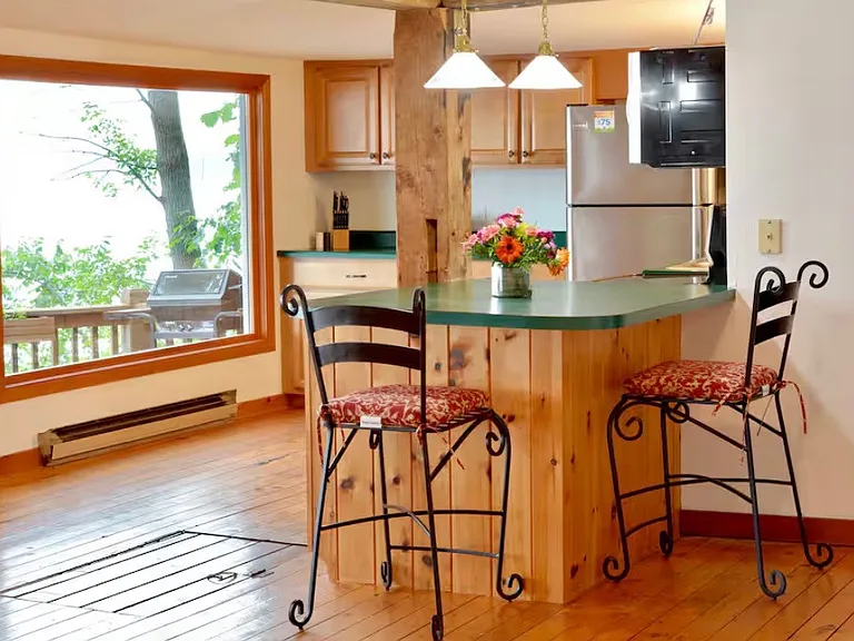 903 E Lakeshore Dr — Photo 4